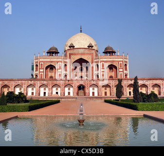 Vertikale Panoramablick von Humayun Mausoleum - einer der berühmtesten Mughal Buldings in Neu-Delhi, Indien Stockfoto