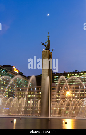 Indonesier als 'Patung Selamat Datang' bekannt, ist die Statue ein Wahrzeichen von Jakarta Wirtschaftsregion. Stockfoto