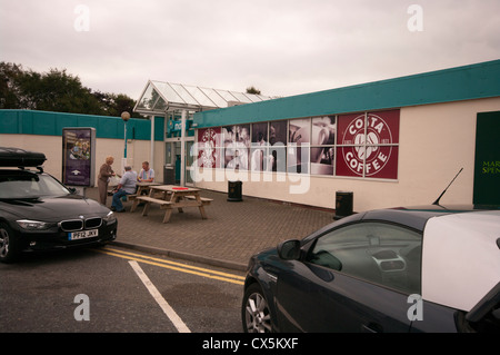 Costa Coffeeshop am Moto Autobahn Services UK Stockfoto