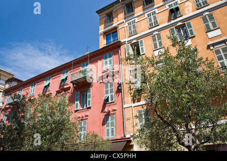 Häuser der Altstadt von Nizza (Cours Saleya) - Frankreich Stockfoto