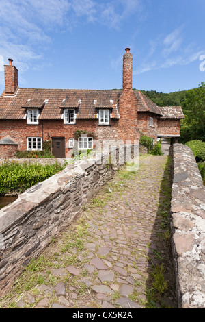 Die alten Pack Pferd Brücke auf Exmoor an Allerford, Somerset, Großbritannien Stockfoto