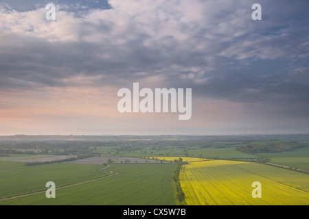 Blick über das Vale of Pewsey in Wiltshire von Knapp Hill. Stockfoto