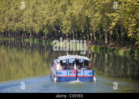 Canal Lateral a la Garonne (Canal du Midi) in der Nähe von Castets En Dorthe, Gironde, Frankreich Stockfoto