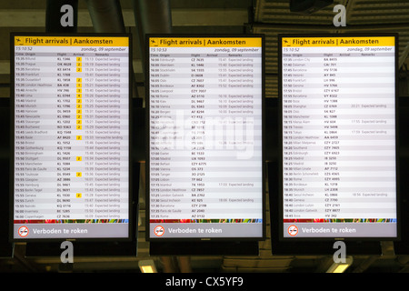 Flughafen-Info-Tafel Stockfoto