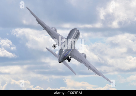 Boeing 787 Dreamliner in Qatar Airways Farben klettern nach einem Touch und gehen Landung auf der Farnborough International Airshow 2012 Stockfoto