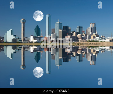 2009 HISTORISCHE SKYLINE DES STADTZENTRUMS TRINITY RIVER GREENBELT PARK DALLAS TEXAS USA Stockfoto