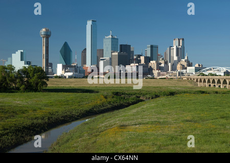 2009 HISTORISCHE SKYLINE DES STADTZENTRUMS TRINITY RIVER GREENBELT PARK DALLAS TEXAS USA Stockfoto