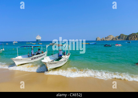 Wasser-Taxi, Medano Strand, Cabo San Lucas, Baja, Mexiko Stockfoto