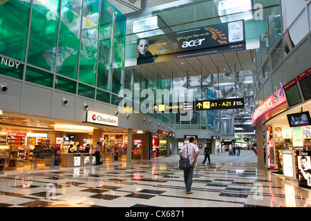 Singapur - März 2010 - Einkaufszentren in den internationalen Flughafen Changi, Singapur. Stockfoto