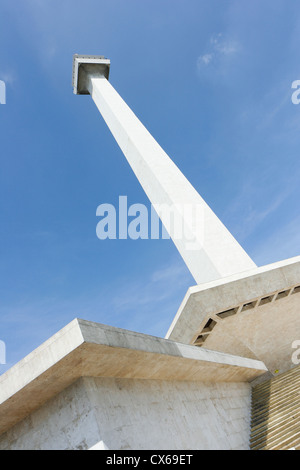 Nationaldenkmal (Monas) in Jakarta. Das Denkmal befindet sich vorne des Präsidentenpalastes. Stockfoto