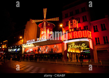 Nacht-Entertainment-Bereich in Paris wie Moulin Rouge Stockfoto
