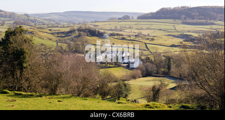Einen Panoramablick von Bowland Brücke, einem schönen kleinen Dorf im Herzen des The Lake District, Cumbria, UK. Stockfoto