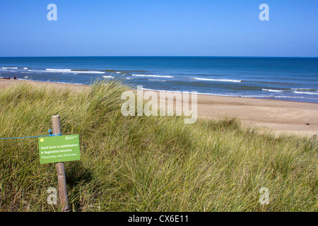 halten Sie ab Schild Dünen und Strand in der Nähe von horsey Ecke Norfolk England Stockfoto