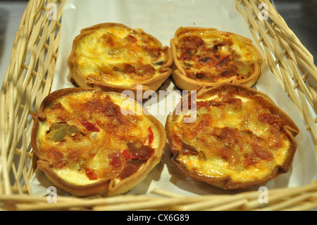 Hähnchen Quiche frisch aus dem Ofen! Stockfoto