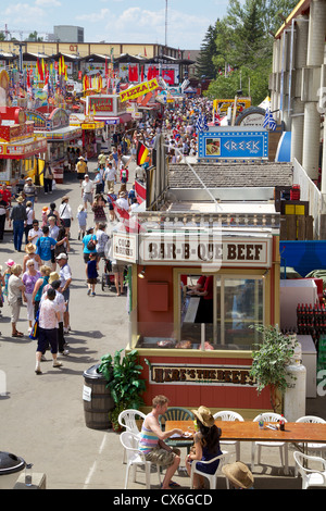 Blick auf das Essen Straße in Calgary Stampede Event, Alberta, Kanada Stockfoto