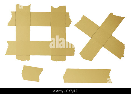 Masking Tape zerrissenen Streifen der isolierte Elemente des starken Beige Klebepapier Material Asa Büromöbel und Bürobedarf in Verpackungen oder reparieren oder reparieren defekte Dinge, die müssen versiegelt luftdicht sein verwendet. Stockfoto