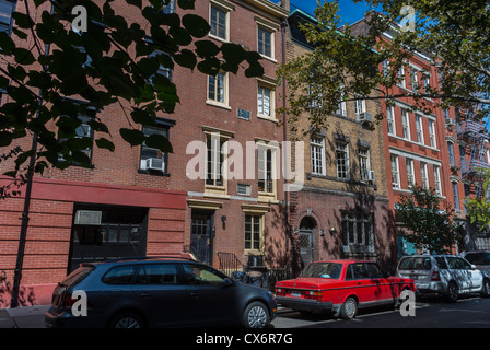 New York, NY, USA, Greenwich Village, Straßenszene, Perry Street, Manhattan Viertel, Row Houses, Brown Houses, reiche Nachbarschaft usa, Appartementhäuser, Mietmarkt New York Stockfoto