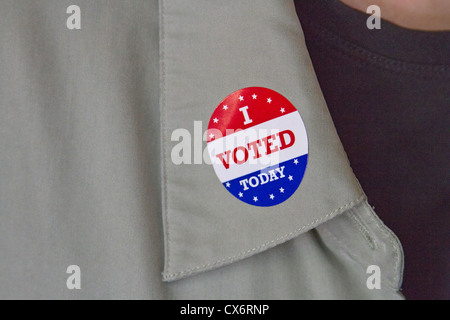 Eine bunte, patriotische Revers Aufkleber sagen "I Voted heute" Stockfoto