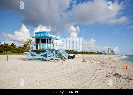 Rettungsschwimmer-Turm am Haulover Beach, Miami-Dade County, Florida, USA Stockfoto