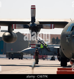 Detail der Lockheed C-130 Hercules Turboprop-Militärtransporter RAF Gibraltar Flughafen. 2. Juli 2012, Gibraltar, Großbritannien. Stockfoto