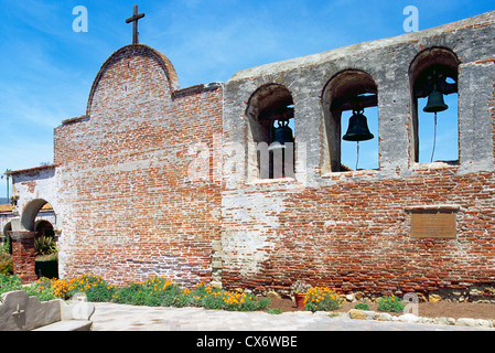 Mission San Juan Capistrano, Kalifornien, USA - alte Kirche und Campanario (Bell-Wand) Stockfoto