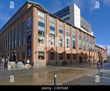 Altes Kraftwerk Nordkraft vom Limfjorden in Kjellerups Torv Aalborg Dänemark jetzt Kulturzentrum von Oesterbro aus Stockfoto