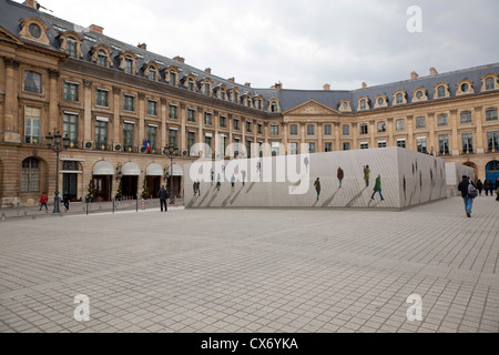 Horten vor dem Ritz Hotel, Place Vendome, Paris, Frankreich Stockfoto