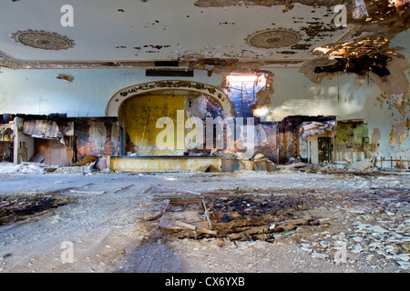 Die Bühne des Grande Ballroom, wo viele wichtige Bands der 1970er Jahre spielte. Es ist verlassenen und verfallenen entfernt. Stockfoto