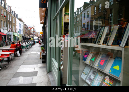 Schaufenster von Clerkenwell Tales Buchhandlung Exmouth Markt, Finsbury, London, UK Stockfoto