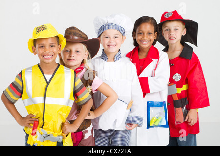 Gruppe von Kindern in Uniformen Kostüme Stockfoto