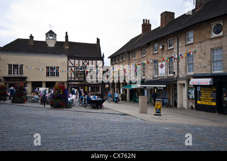 Kunst und Kunsthandwerk-Markt, Red Lion Square, Stamford, Lincolnshire, England, UK. Stockfoto