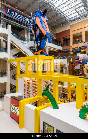 LEGO Figuren in der Nickelodeon Universe indoor-Vergnügungspark, Mall of America, Bloomington, Minneapolis, Minnesota, USA Stockfoto