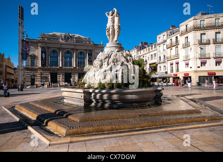 Die Opera Comedie und der Brunnen der drei Grazien in Place De La Comédie, Montpellier Stockfoto