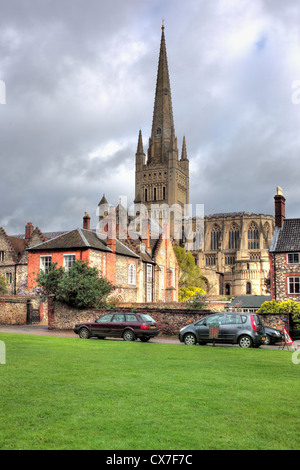 Kathedrale der Heiligen und ungeteilten Dreifaltigkeit, Norwich, Norfolk, Ostengland, UK Stockfoto