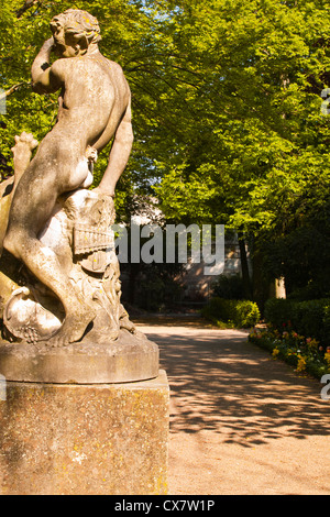 Die Gärten rund um das Musée de Beaux-Arts in Tours, Frankreich. Stockfoto