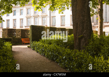 Die Gärten rund um das Musée de Beaux-Arts in Tours, Frankreich. Stockfoto