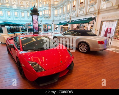 Innere des gehobenen Villaggio Shopping Mall in Doha Katar Stockfoto