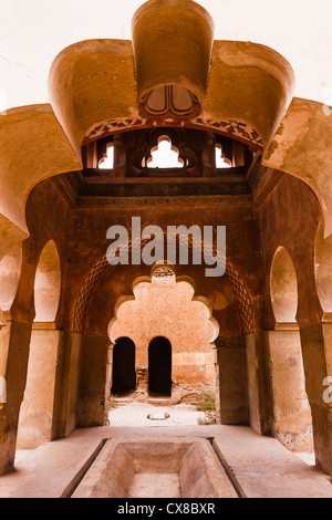 Erbaut im Jahre 1117 ist Almoravid Koubba des el Barudiyin das einzige verbleibende Beispiel der Almoraviden Architektur in Marrakesch, Marokko Stockfoto