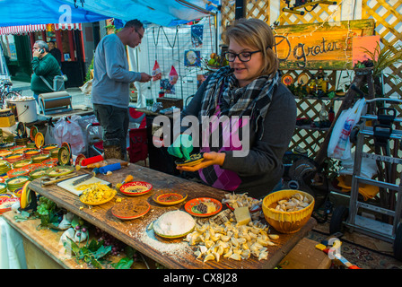 New York, NY, USA, Little Italy Area, San Genarro Italian Food Street Festival, Lokale Unternehmen, Food Reibe, Street Vendor, auf der Mulberry Street. Porträts Von Kleinunternehmen, Frau, Street Food Stockfoto