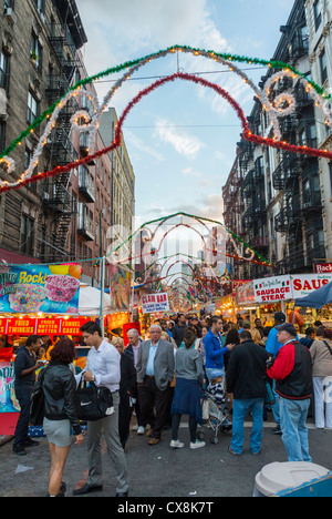 New York, New York, New York, USA, Little Italy und das San Genarro Italian Food Street Festival, Stände in der Mulberry Street. Stadtspaziergang, Leute Stadtöffentlichkeit, Blockpartys New york Stockfoto