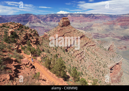 Blick auf den Grand Canyon aus South Kaibab Trail in der Nähe von Cedar Ridge Stockfoto