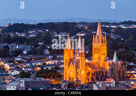 Truro Cathedral in der Nacht, Cornwall England UK Stockfoto