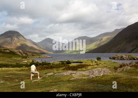 Wastwater oder Wast Wasser im englischen Lake District an bewölkten Tag Stockfoto