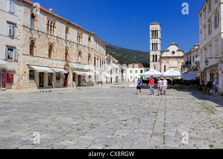 Hauptplatz (Pjaca), Stadt von Hvar, Insel Hvar, Dalmatien, Kroatien Stockfoto