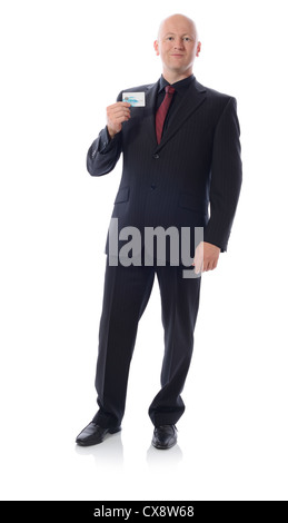 Mann im Anzug mit Kreditkarte isoliert auf weiss Stockfoto