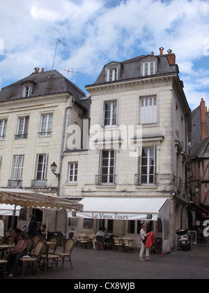 Le Vieux Tours Bar, Place Plumereau in der Altstadt von Tours, Indre-et-Loire, Frankreich Stockfoto