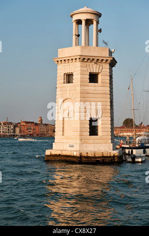 Der Leuchtturm auf der Insel San Giorgio Maggiore, Venedig, Italien Stockfoto