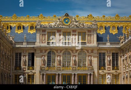 Das Schloss von Versailles oder einfach Versailles ist eine königliche Schloss in Versailles in der Region Île-de-France, Frankreich Stockfoto