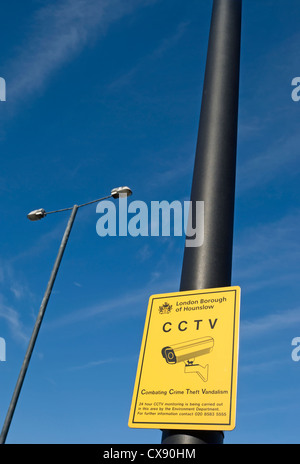 Londoner Stadtbezirk Hounslow cctv Warnzeichen, Hanworth, Middlesex, england Stockfoto