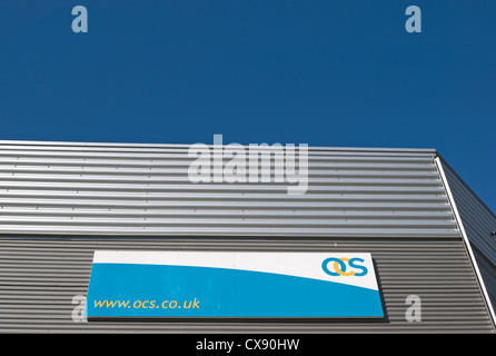 Name und Logo von ocs, ein Unternehmen, das Dienstleistungen für Unternehmen und Organisationen, Feltham, Middlesex, england Stockfoto